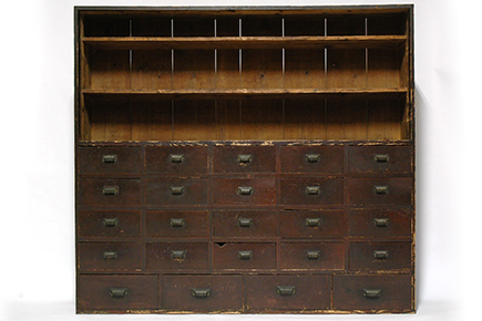 st-003（shelf of many drawers）